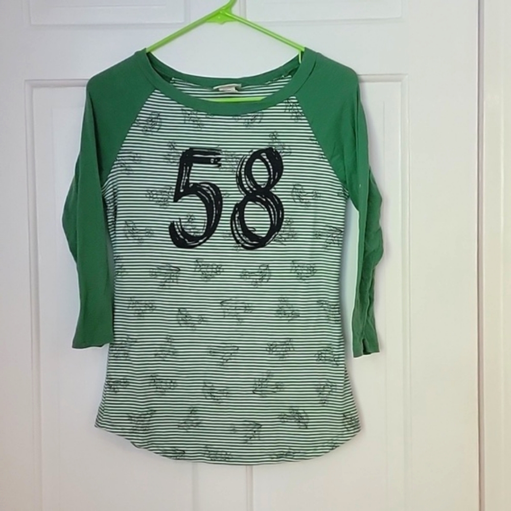 Daytrip Mid-Sleeve Tee Size M
